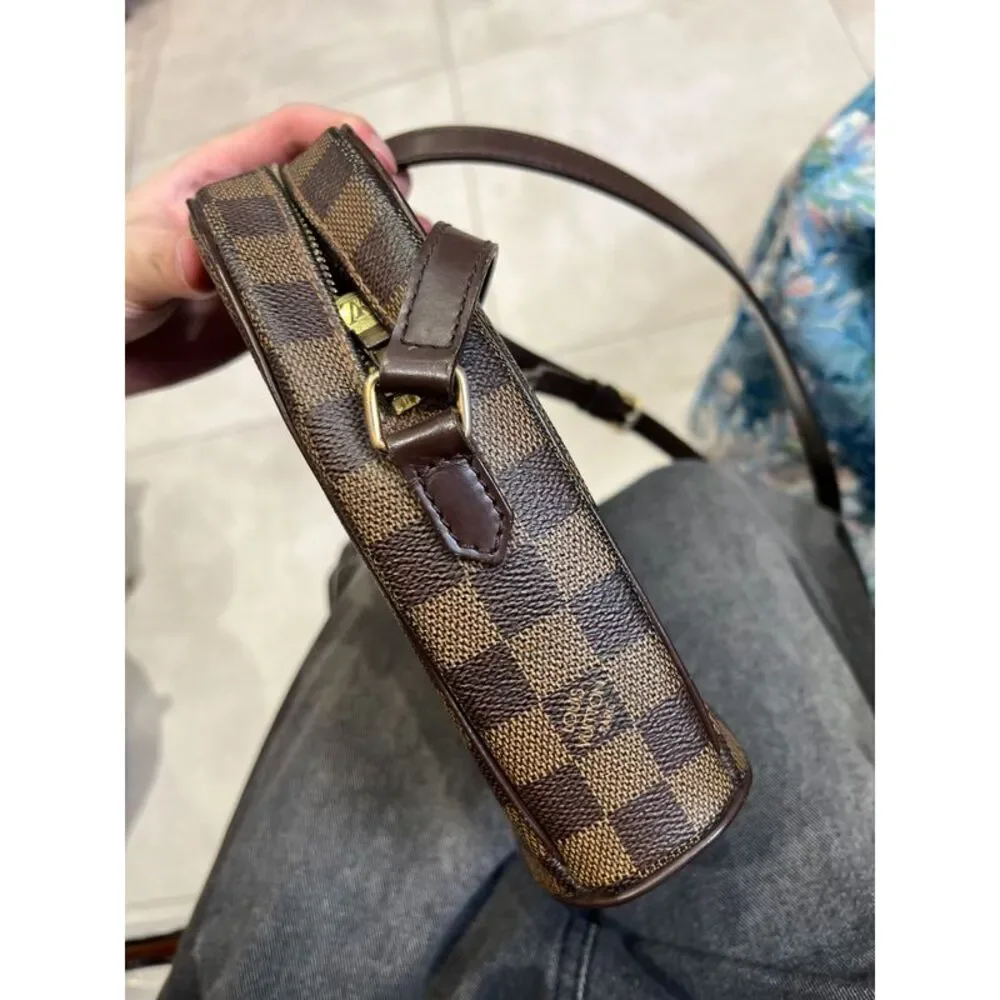 Louis Vuitton Women Pre-Loved Bag Very Good Condition
